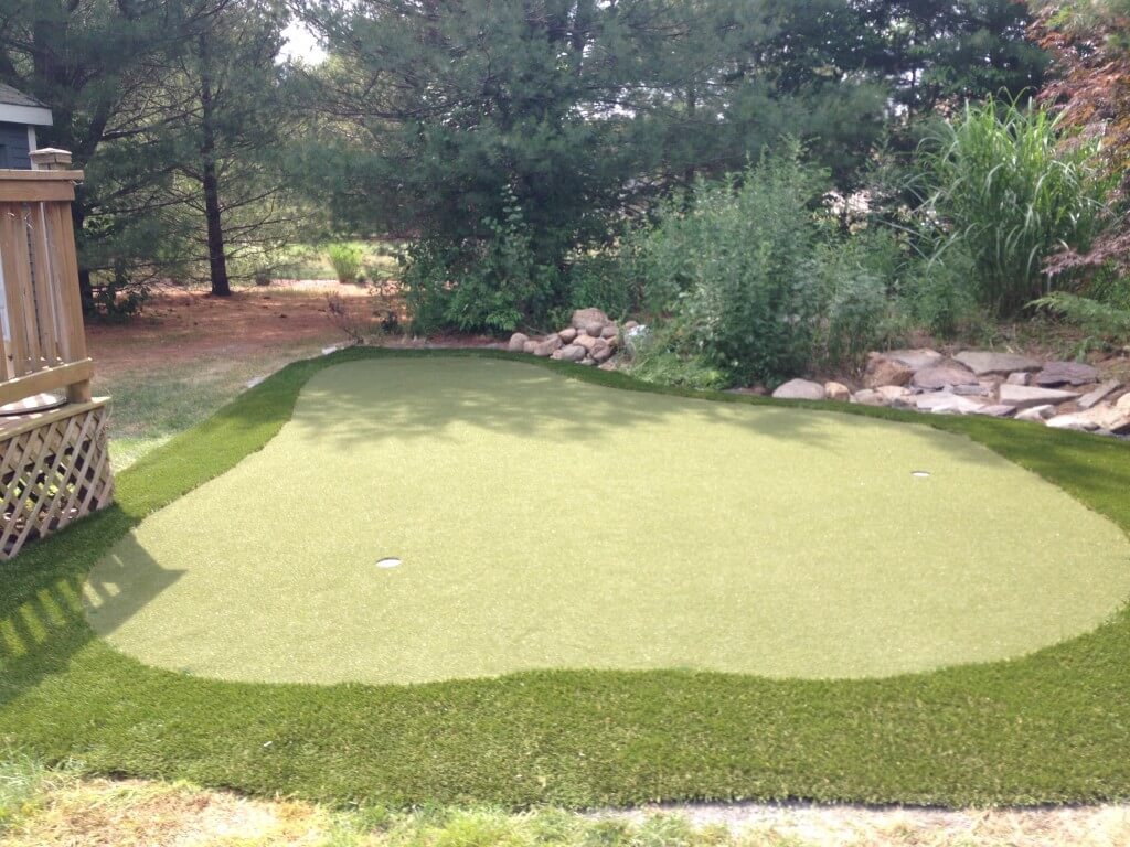 Small Putting Green Area